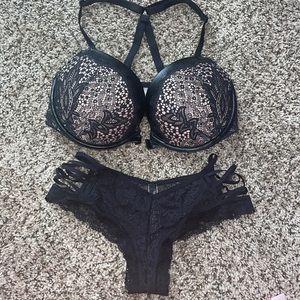 Front closing Very Sexy bra set